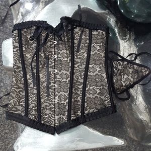 Beautiful lace corset & panties great for cosplay steampunk costume